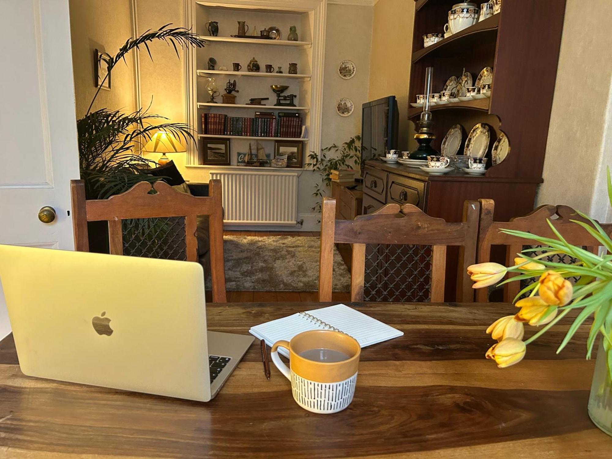 Bonjour Guest House Braye Экстерьер фото