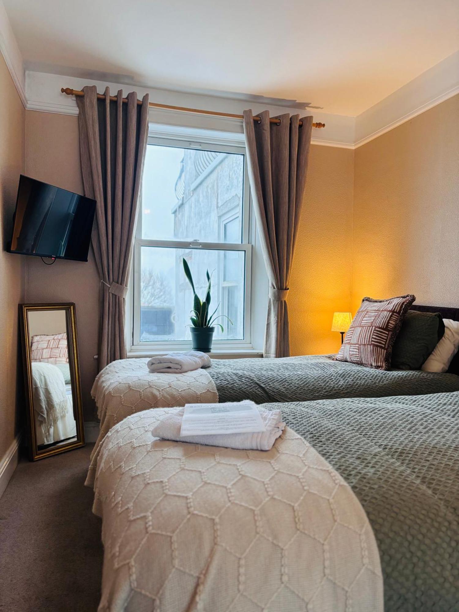 Bonjour Guest House Braye Экстерьер фото