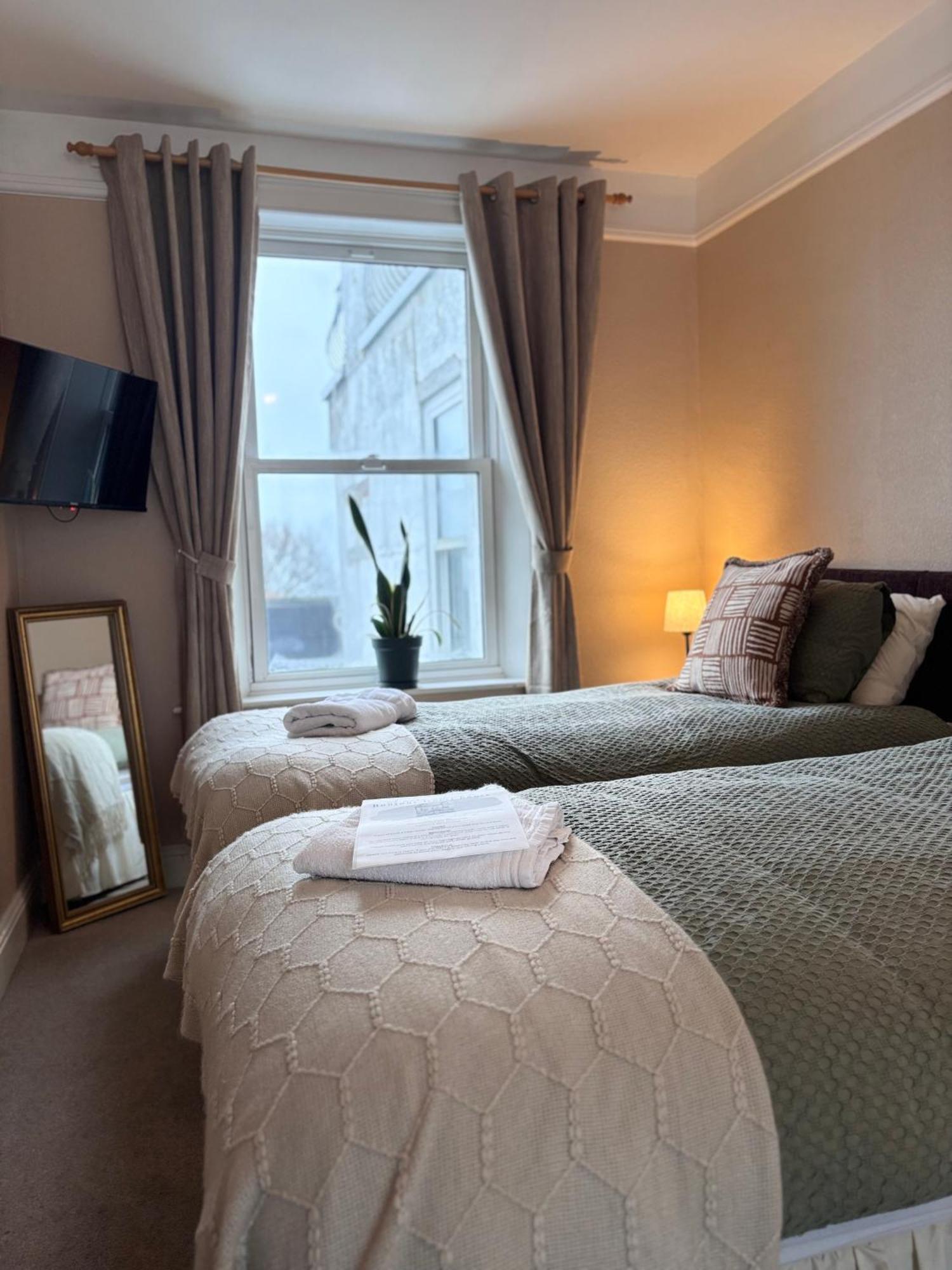 Bonjour Guest House Braye Экстерьер фото
